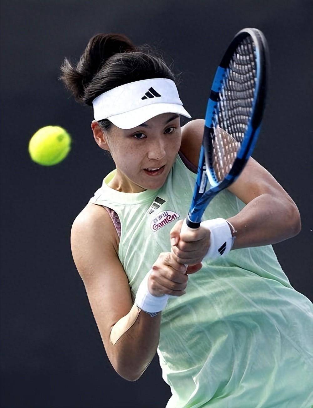 这位中锋在 这位中锋在