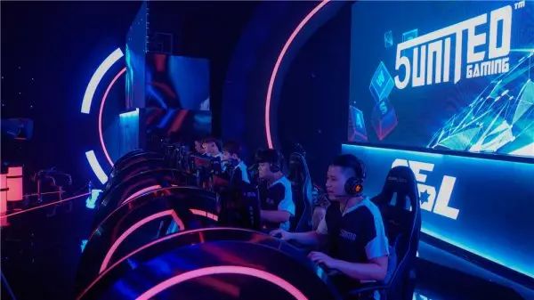 与家人团圆 与家人团圆