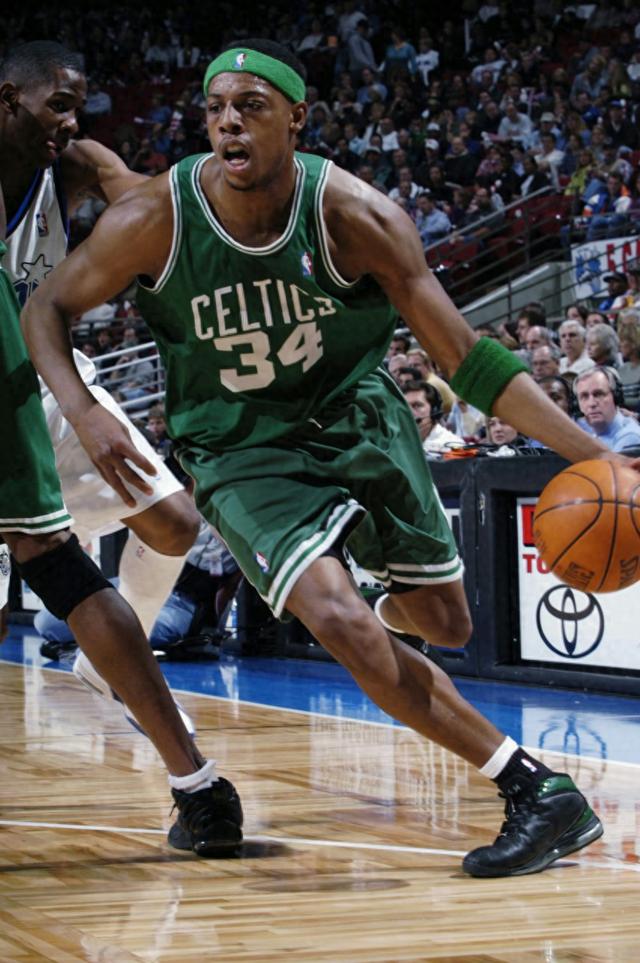 显得犹豫 显得犹豫