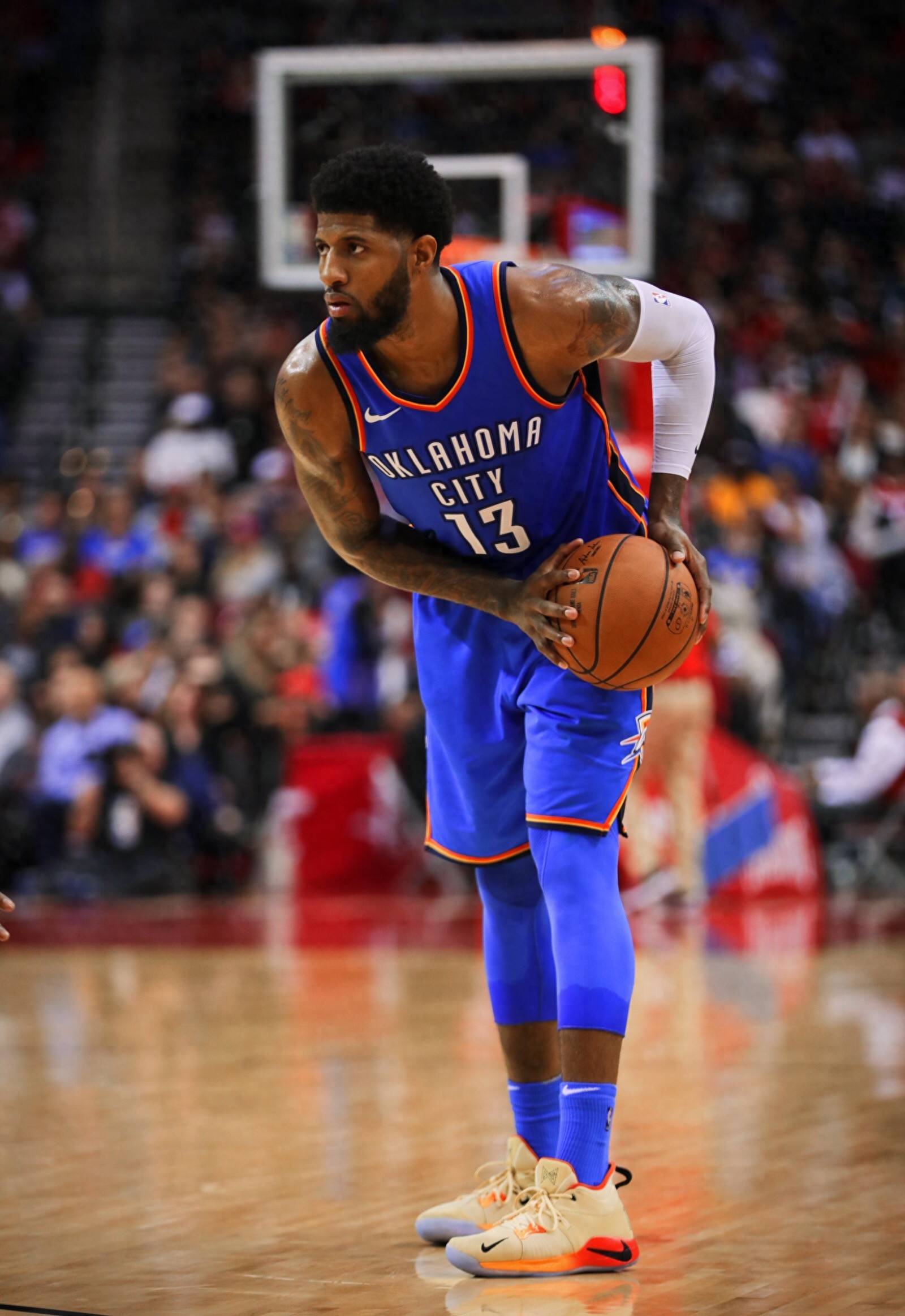 边后卫内收 边后卫内收